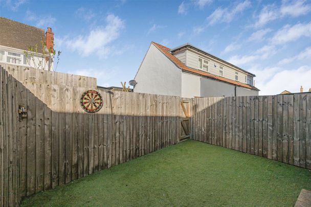 Chewton Close, Keynsham, Bristol - Photo 1