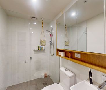 Stylish Urban Living in the Heart of Northcote - Photo 4