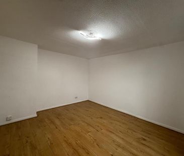 4 bedroom terraced house to rent - Photo 5