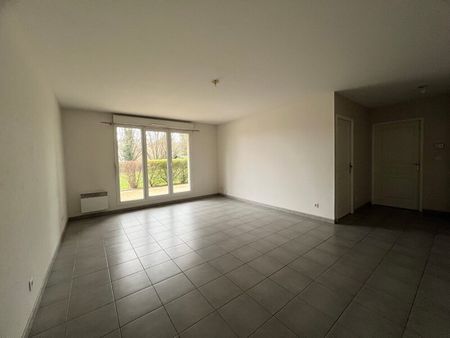 Location Appartement 3 pièces 66m² ST JEAN DE LA RUELLE 45140 - Photo 3