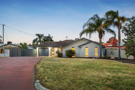 Charming Home in Cul-De-Sac Setting - Photo 2