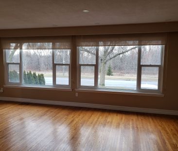 For Lease - 247 Waverly Street, Oshawa, Ontario - Photo 5