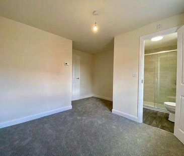 Kingsbrook, Aylesbury, HP22 - Photo 3