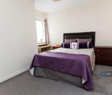 1 bedroom in a flat share to rent - Photo 6