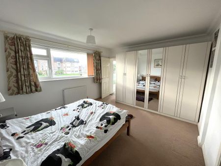 4 bedroom detached house to rent - Photo 5