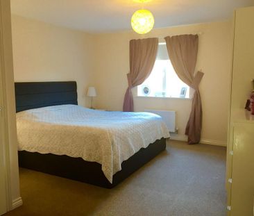 4 bedroom townhouse to rent - Photo 3