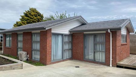 Modern House Looking For A New Family - Photo 5