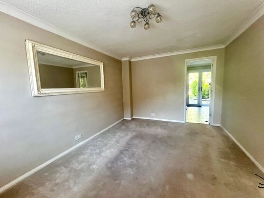 Swaledale Gardens, Fleet, Hampshire, GU51 - Photo 1