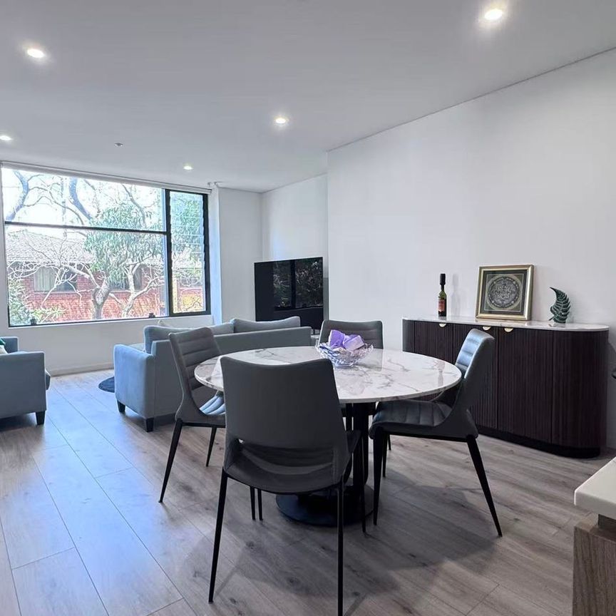 2 BEDS LUXURY APARTMENTS READY TO MOVE IN! - Photo 1