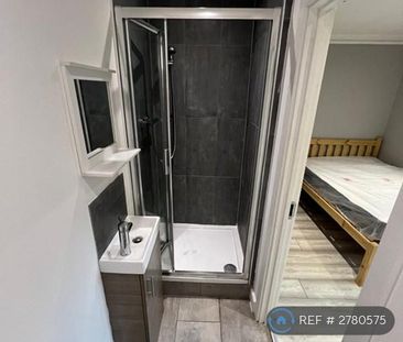 1 bedroom in a house share to rent - Photo 6