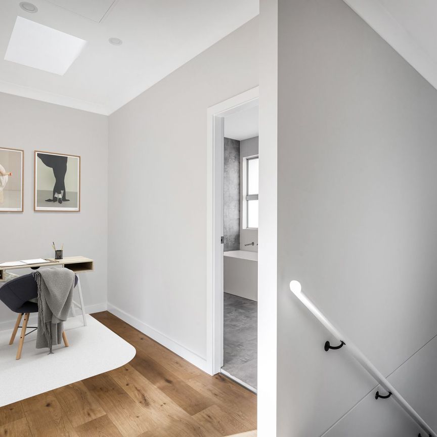 THREE BEDROOM TOWNHOUSE - Photo 1