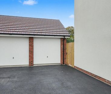 4 bedroom detached house to rent - Photo 4