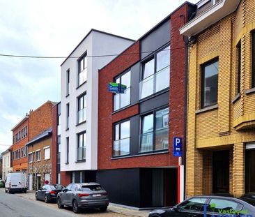 Lichtrijk appartement met 2 slaapkamers en terras - Photo 3