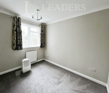 2 bedroom apartment to rent Kings Court, Kings Parade, Holland-on-S... - Photo 2