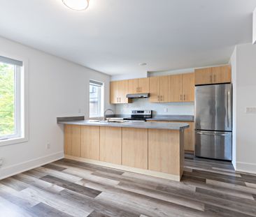 For Lease - 1106 St Clair Avenue Unit# 2B, Toronto, Ontario - Photo 3