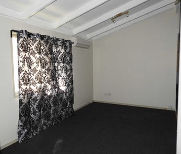 3 Bedroom - Photo 3