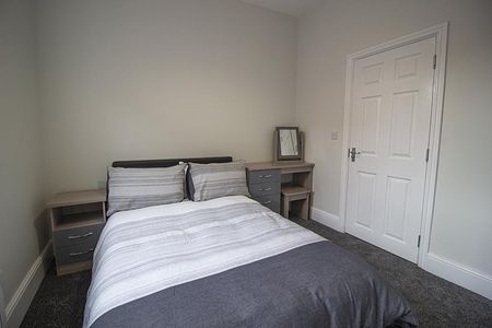 4 bedroom townhouse to rent - Photo 4