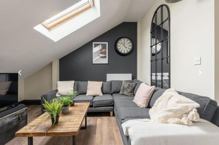 1 bedroom in a house share to rent - Photo 3