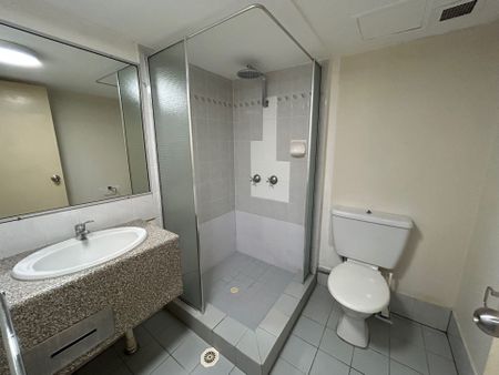 Studio Apartment Minutes Away from Everything! - Photo 3