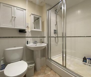 2 bedroom flat to rent - Photo 6