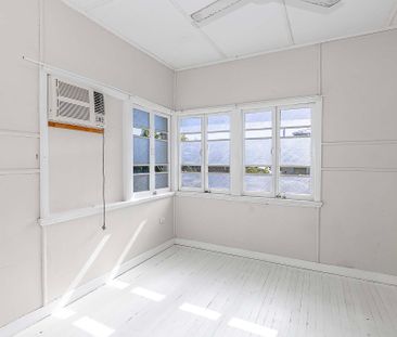 54 Landsborough Street, North Ward QLD 4810 - House For Rent | Domain - Photo 5