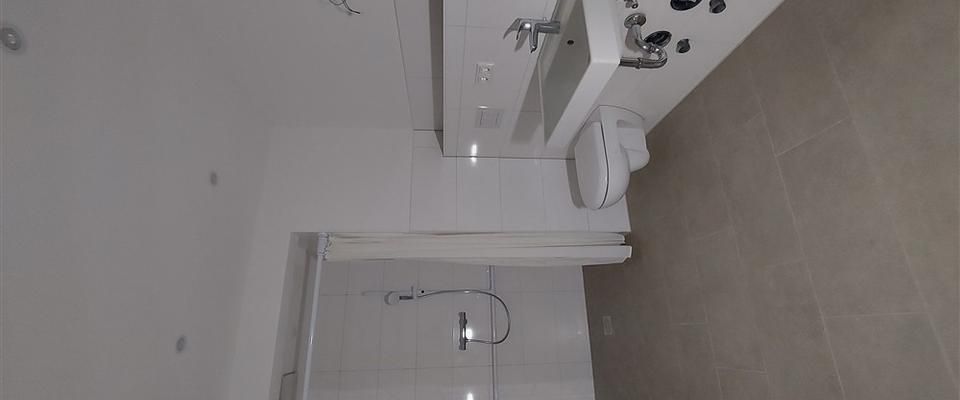 Vollsanierte 2-Raum-Wohnung - barrierearm & mit Aufzug! - Foto 1