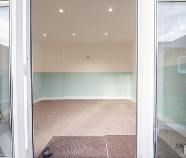 3 bedroom detached house to rent - Photo 4