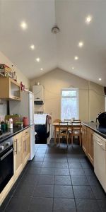 6 bedroom house to rent - Photo 4