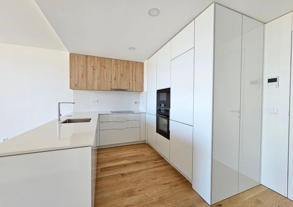 Apartamento novo com lugar de garagem a 5 minutos do centro da cidade!