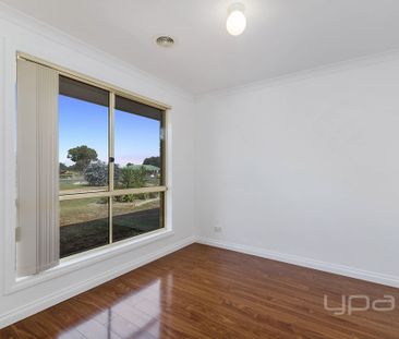 Family Home in HOPETOUN PARK - Photo 4