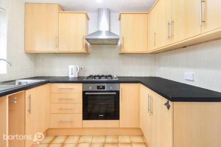 2 bedroom semi-detached bungalow to rent - Photo 4