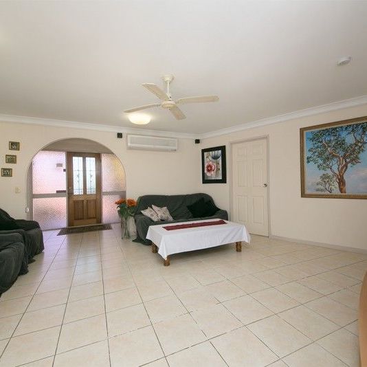 SPACIOUS FAMILY HOME FOR EVERYONE - Photo 1