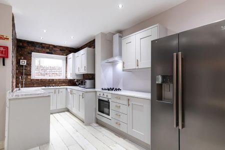 7 bedroom terraced house to rent - Photo 2