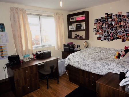 2 bedroom House in Westfield Road, Leeds - Photo 3