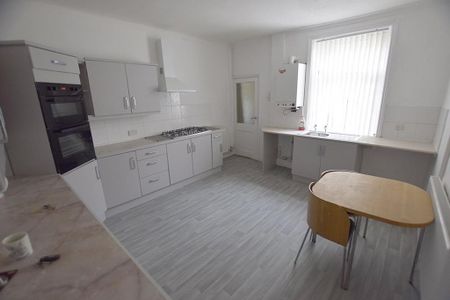 3 bedroom terraced house to rent - Photo 5