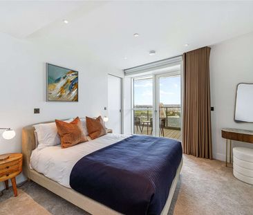 Indulge in Luxury Living with awe-inspiring views of London from the 33rd floor offering an unparalleled experience - Photo 3