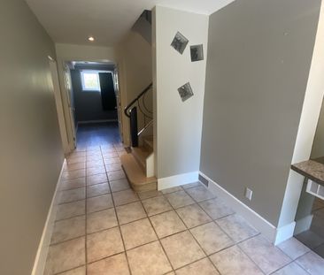 1214 Cline Crescent - Photo 3