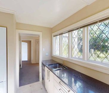 City Centre - 2 Bedrooms - Photo 3