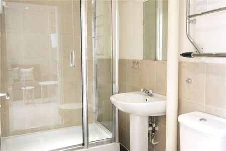 A modern studio flat situated in a period building ideally located in the heart of Marylebone Village. - Photo 4