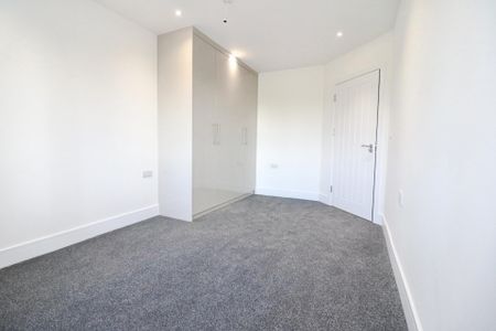 High Street, Slough - Photo 4