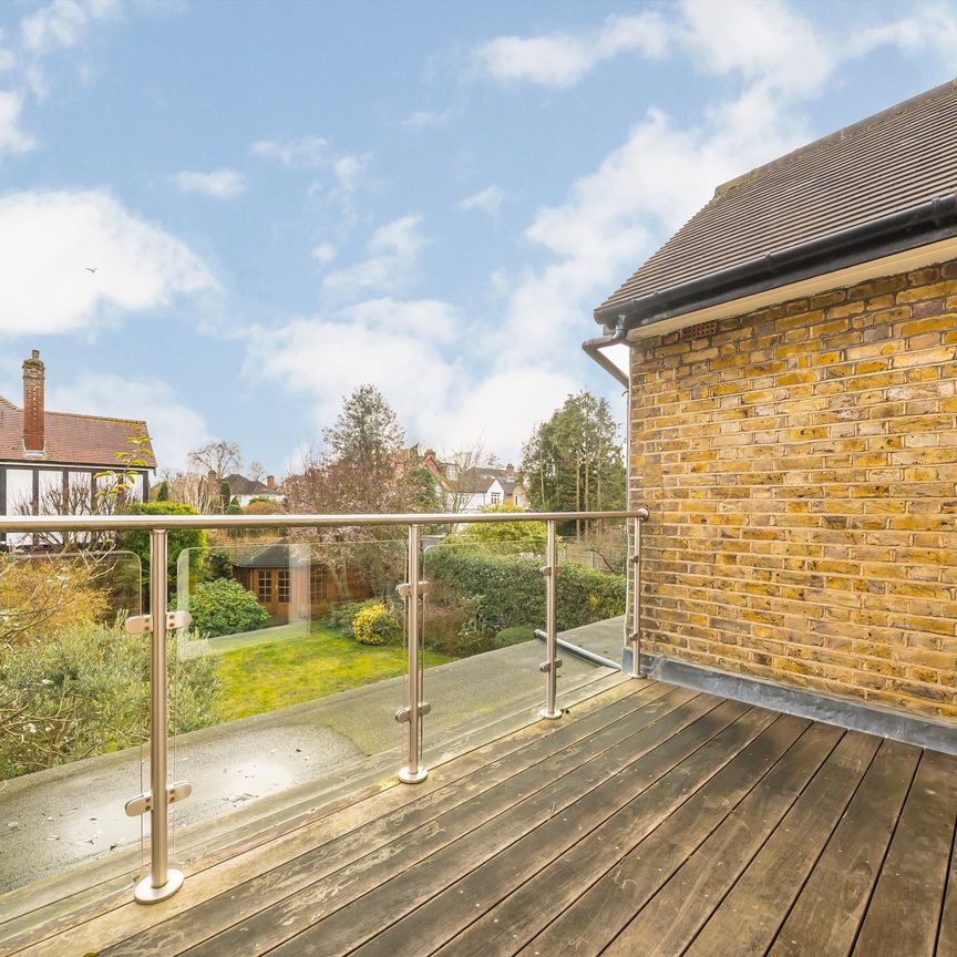 Stonehill Road, East Sheen, SW14, London - Photo 1