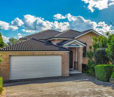 “Stunning residence with Pool” - Photo 4