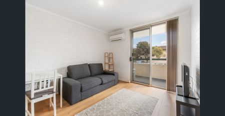 Modern One Bedroom Furnished Unit - Photo 2