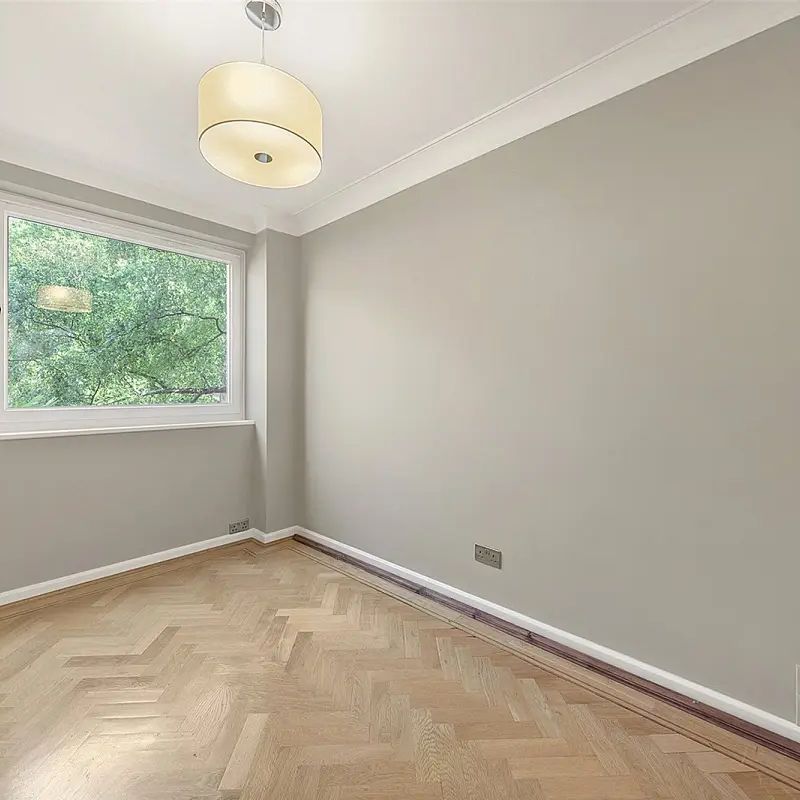 4 bedroom flat in 6 Melbury Road - Photo 1