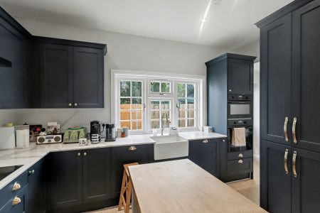 Angel Road, Thames Ditton - 3 bedrooms Property for lettings - Seymours - Photo 5