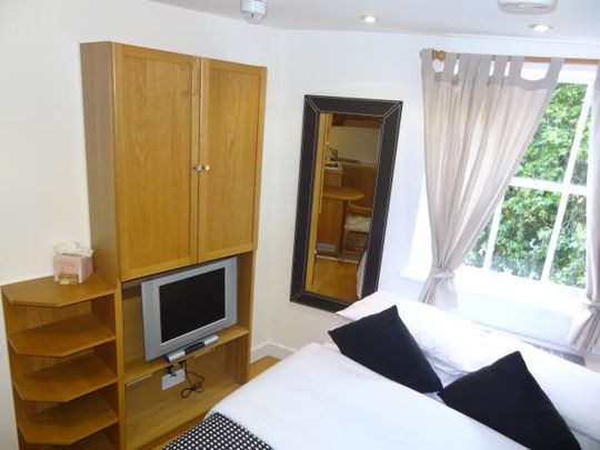 Flat 14 Cartwright Gardens, Bloomsbury WC1H 9EH - Photo 1