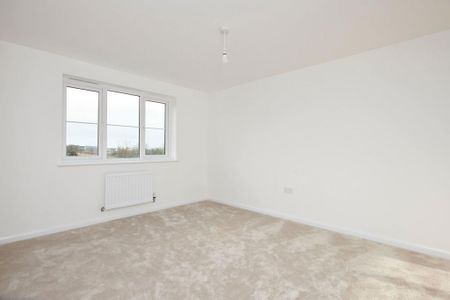 3 bedroom semi-detached house to rent - Photo 2