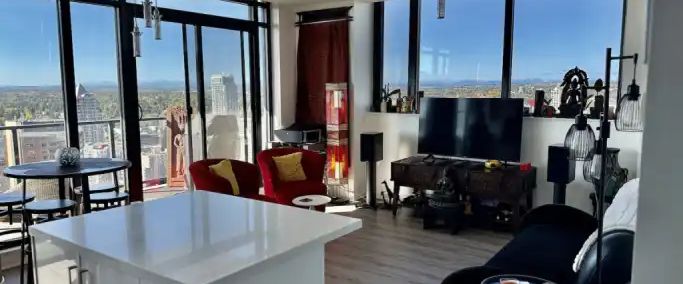 Sub-Penthouse, 30th flr, Beautiful Mountain Views, SW Corner Unit | 3002 - 1010 6 Street Southwest, Calgary - Photo 1