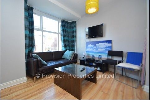 5 Bedroom Student Houses in Hyde Park - Photo 1