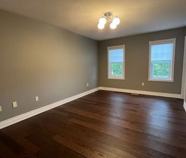 For Lease - 341 Tower Hill Road, Richmond Hill, Ontario - Photo 3